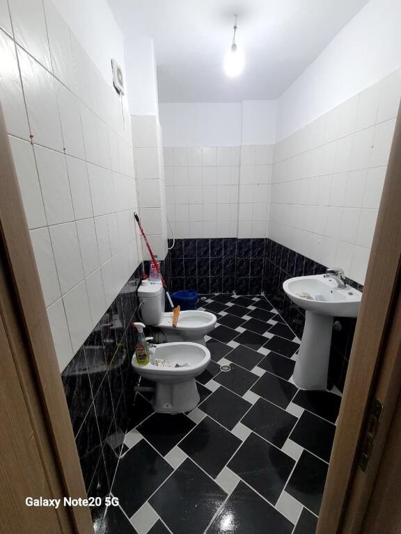 Apartament me qera 2+1