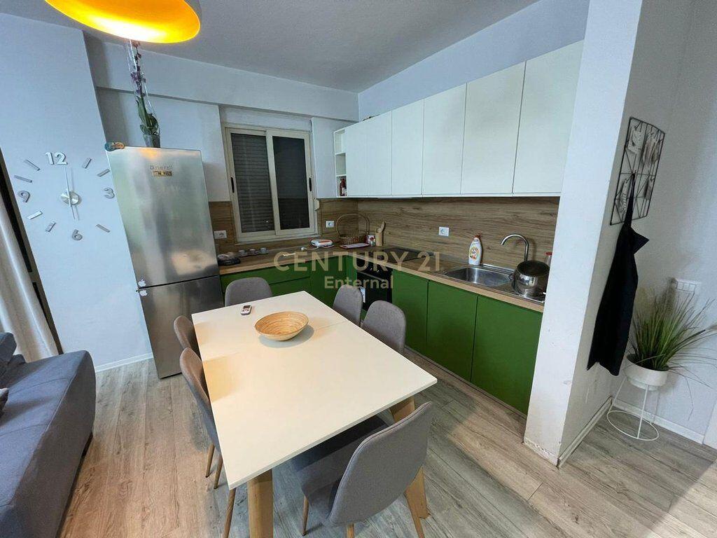 Apartment 3 + 1  750 euro at St Trenit