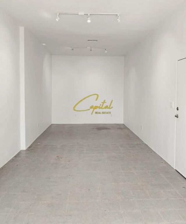 NEGOZIO IN AFFITTO 25 M2 21 DICEMBRE 65.000 LEKE