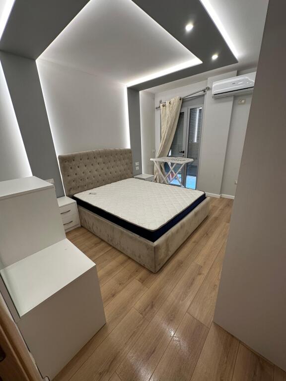 📣 AFFITTO Appartamento 1+1 📍 Lago Secco, Tirana 🏢 3° piano | Con ascensore ✨ Completamente arredato, nuovo e molto comodo 💶 550 € / mese
