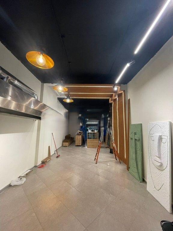 Business premises for sale at Tower Bridge Residence! 140,000 €