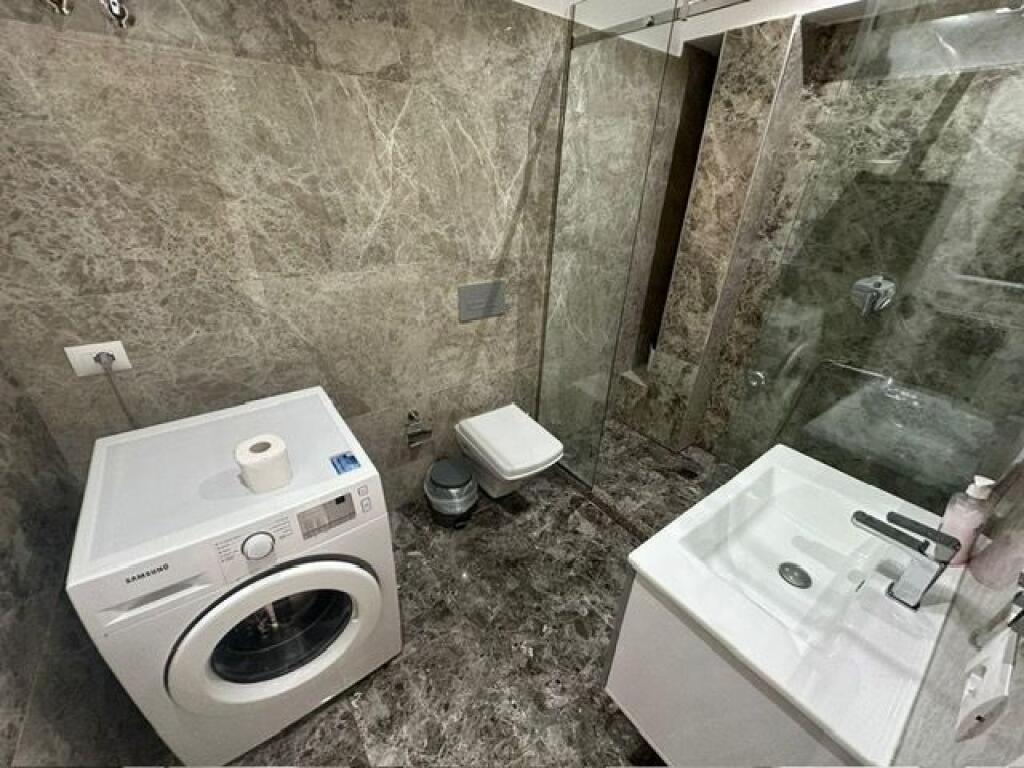 🏡 Apartament 1+1 në shitje në Sarandë me pamje mahnitëse nga deti 🌊 dhe vend parkimi 🚗