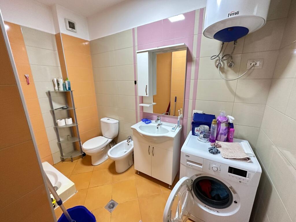 📣 AFFITTO Appartamento 1+1 📍 Lago Secco, Tirana 🏢 3° piano | Con ascensore ✨ Completamente arredato, nuovo e molto comodo 💶 550 € / mese