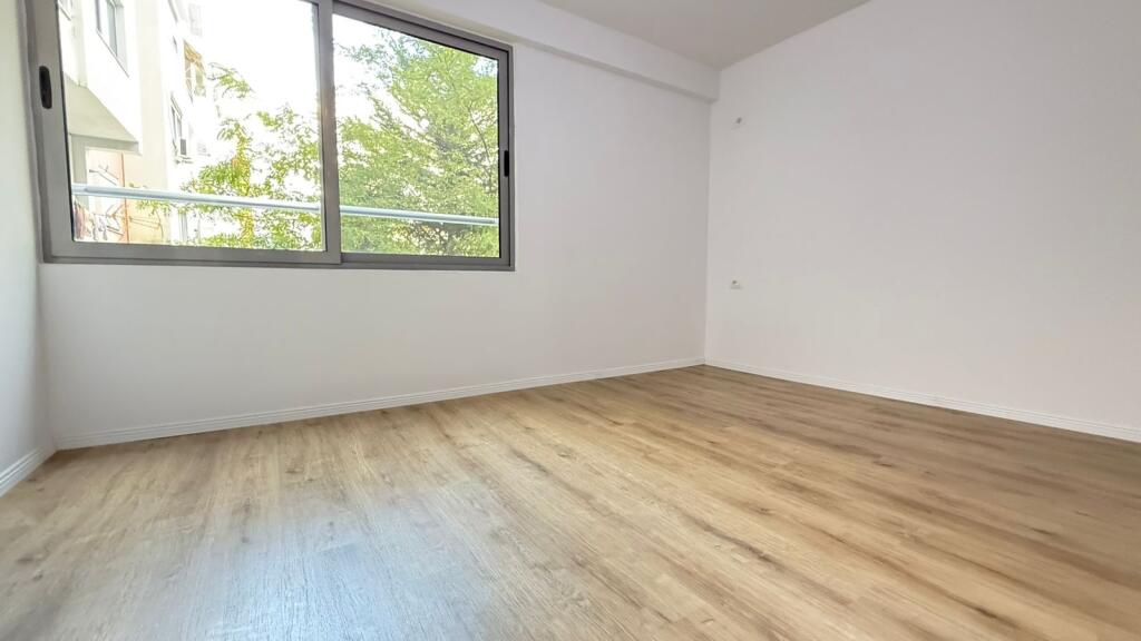 6 Apartments for Sale in Fresku!