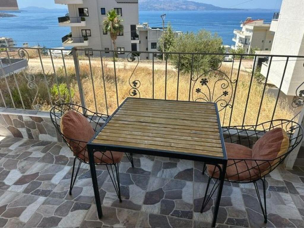🏡 Apartament 1+1 në shitje në Sarandë me pamje mahnitëse nga deti 🌊 dhe vend parkimi 🚗