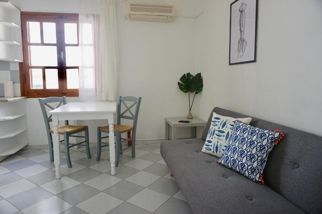 Apartament 2+1 Me Qera Tek Ferit Xhajko (ID B221256) Tirane