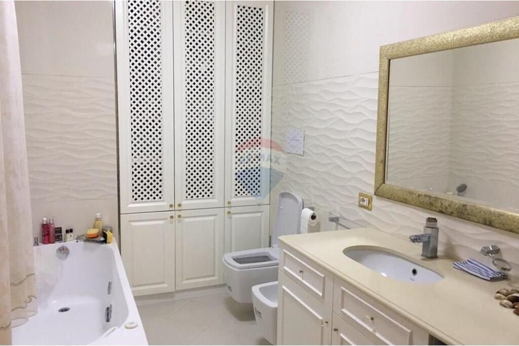 Shitet Apartament 2+1+2 Kompleksi Kolombo
