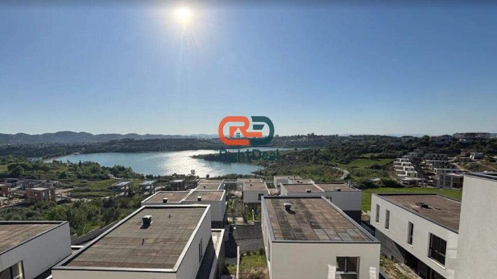 Okazion 1600 Euro/M2!! Tek Lakeside Residence, Shitet Apartament 3+1+2 Me Oborr Me Pamje Nga Liqeni !