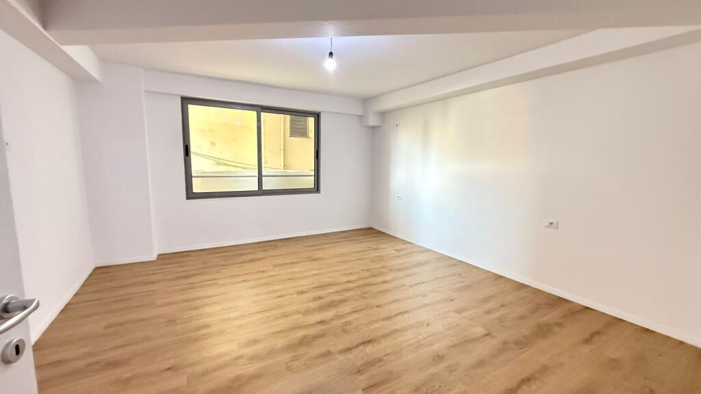 6 Apartments for Sale in Fresku!