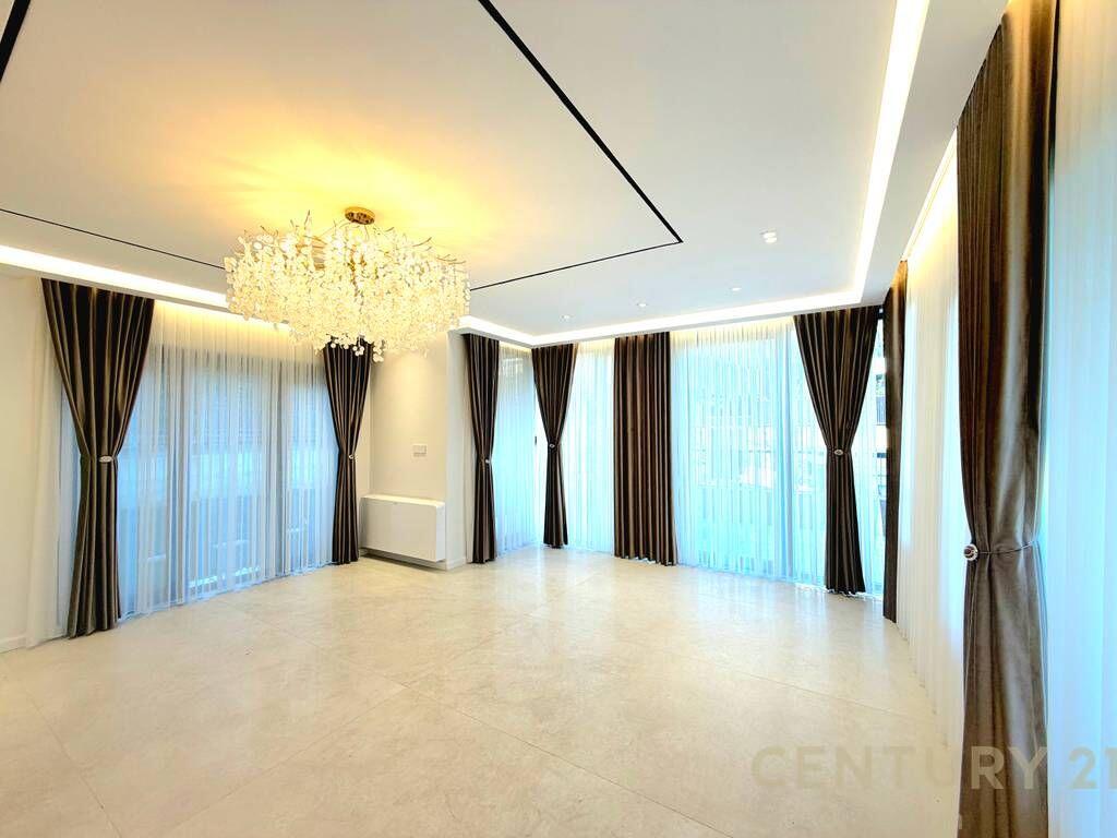 Villa for sale near Teg