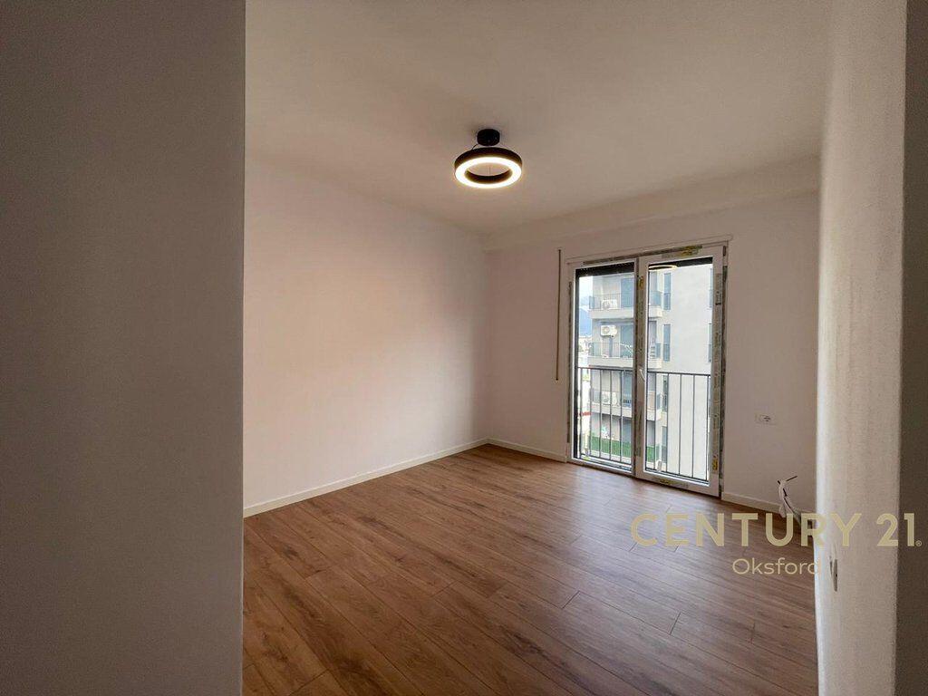 SHITET APARTAMENT 2+1 ME POST PARKIMI NE ASTIR