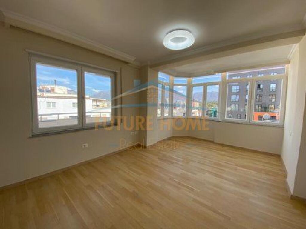 For sale, Apartment 2+1, Paris Commune