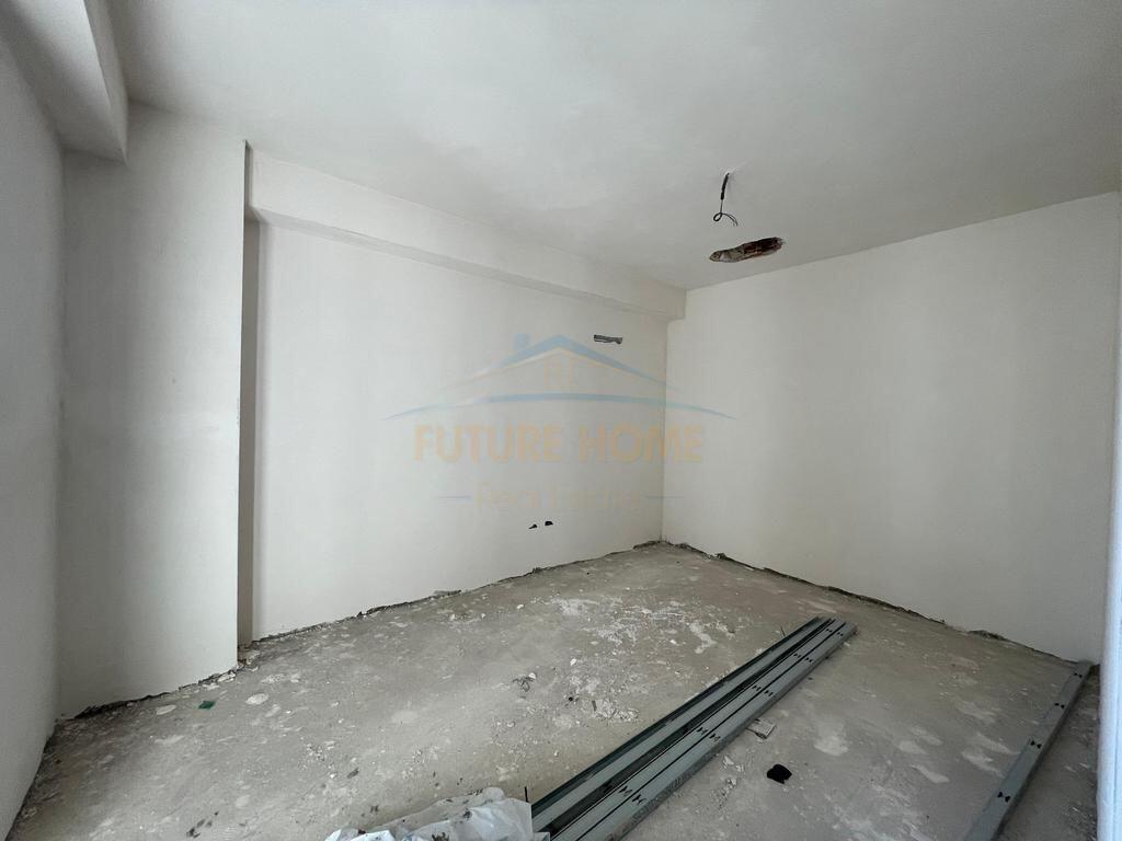 Shitet Apartament 2+1+2+Post Parkimi, Kompleksi Novus, Bulevardi i Ri