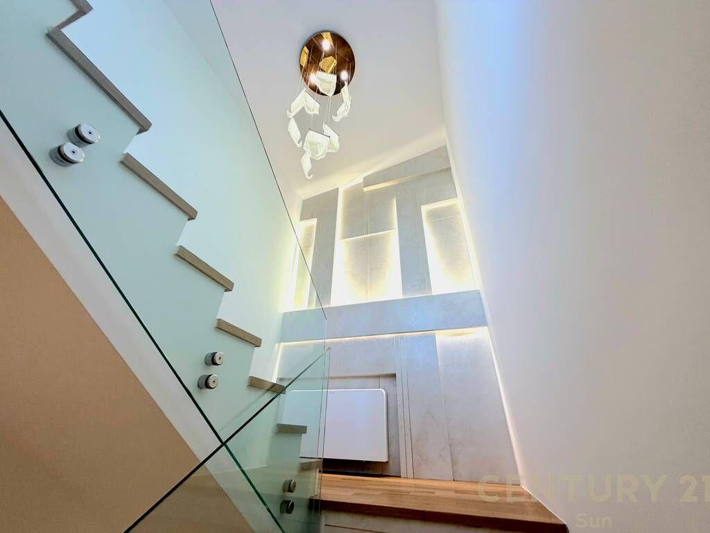 Villa for sale near Teg