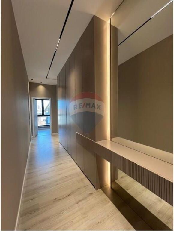 Apartament 2+1+2 per qira tek Pazari i Ri!