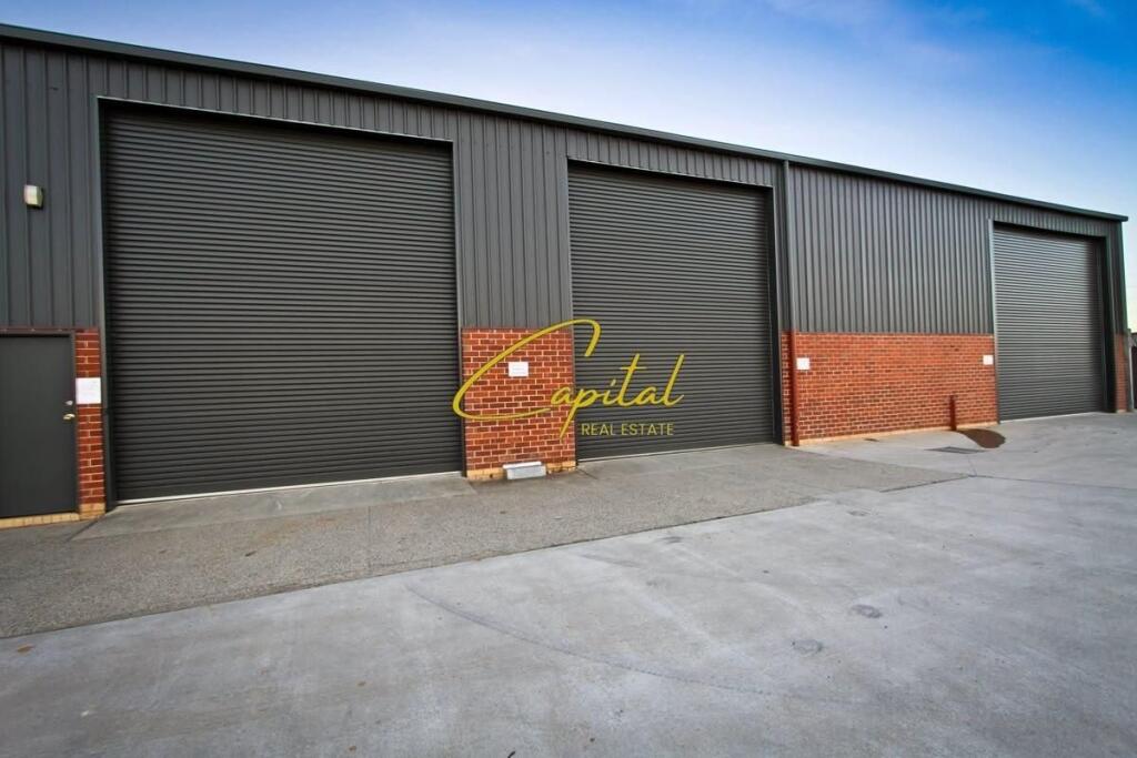 WAREHOUSE FOR RENT 200 M2 TUFINE 1,500 EURO