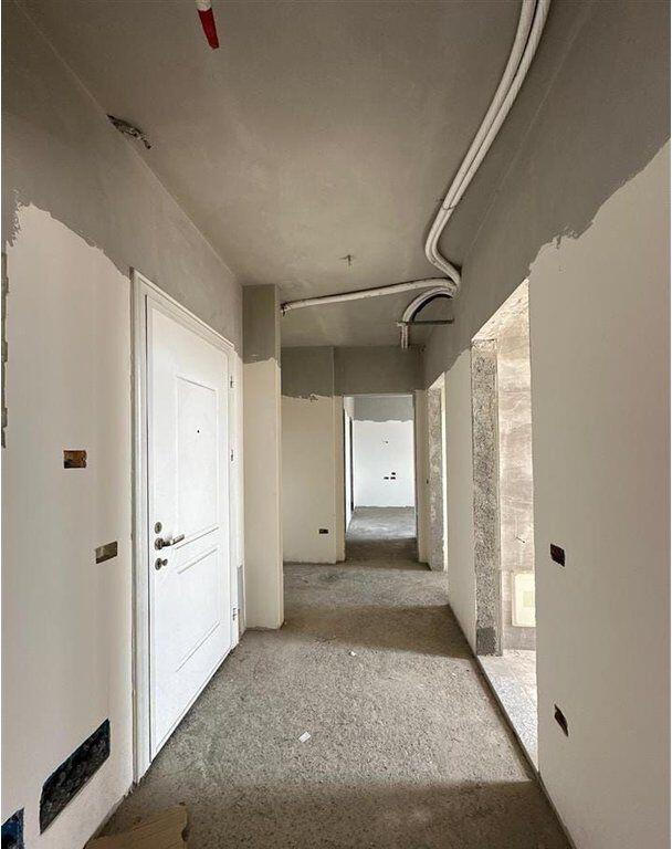 Exclusive! Apartment 3+1+2 with Large Veranda & Private Pool – 5 Maji St., Tirana!