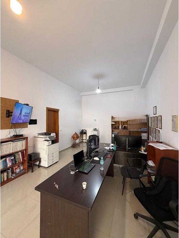Commercial space for sale near the Tirana Prosecutor's Office - 125000€ | 43 m²
