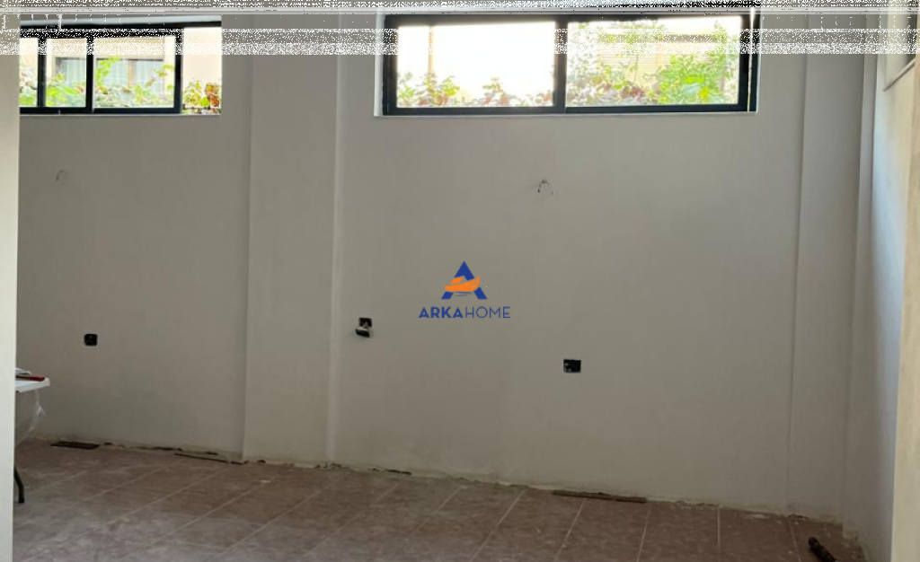 SI AFFITTA AMBIENTE 200M2 "COMUNE DI PARIGI" 150.000 LEKE
