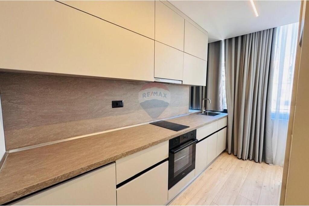 Three studios for rent at Pazari i Ri!
