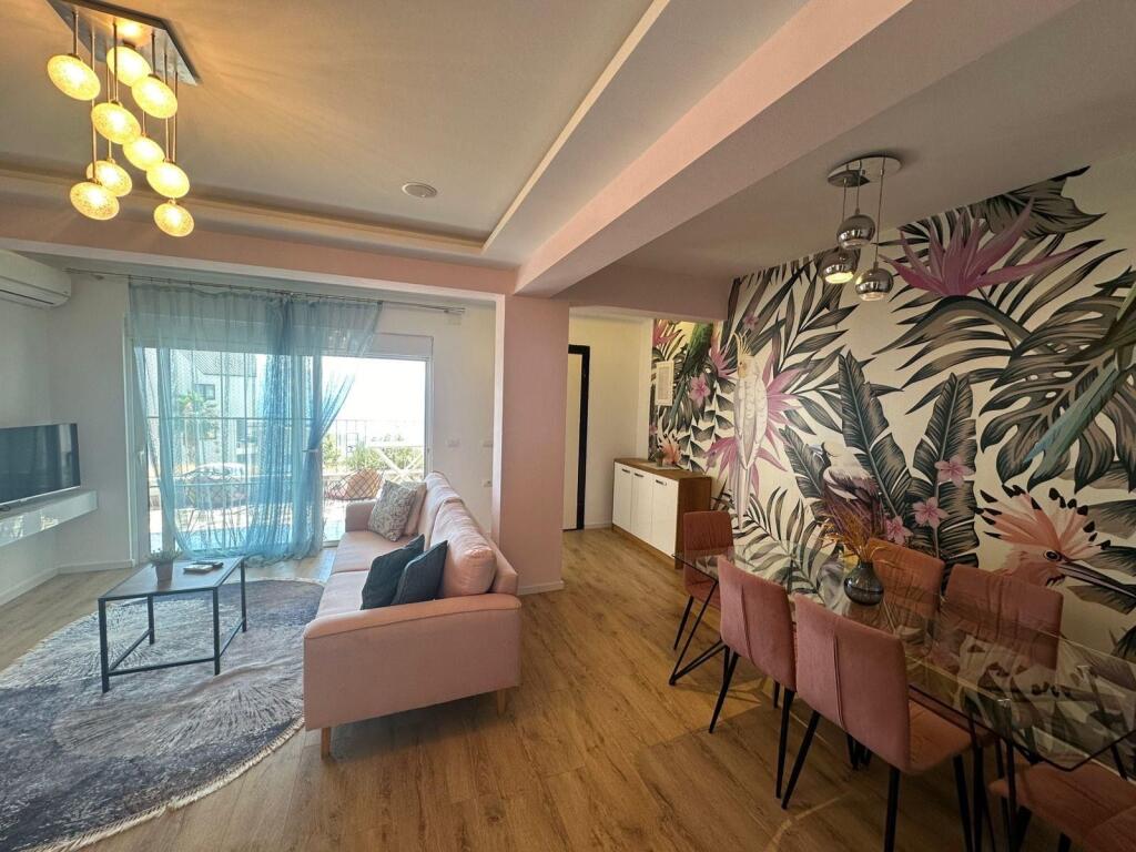🏡 Apartament 1+1 në shitje në Sarandë me pamje mahnitëse nga deti 🌊 dhe vend parkimi 🚗