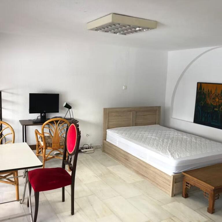 Apartament 2+1 Me Qera Tek Ferit Xhajko (ID B221256) Tirane