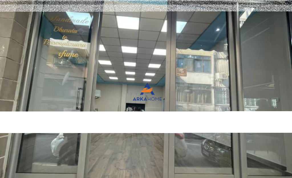 VENDITA AMBIENTE COMMERCIALE 80M2 "VIA ANDON ZAKO CAJUPI, BLLOK" 450.000 EURO