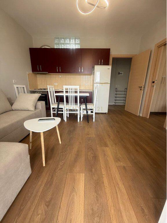 APARTAMENT 1+1 ME QIRA, FRESKU!