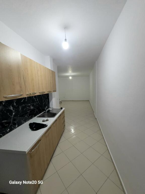 Apartament me qera 2+1
