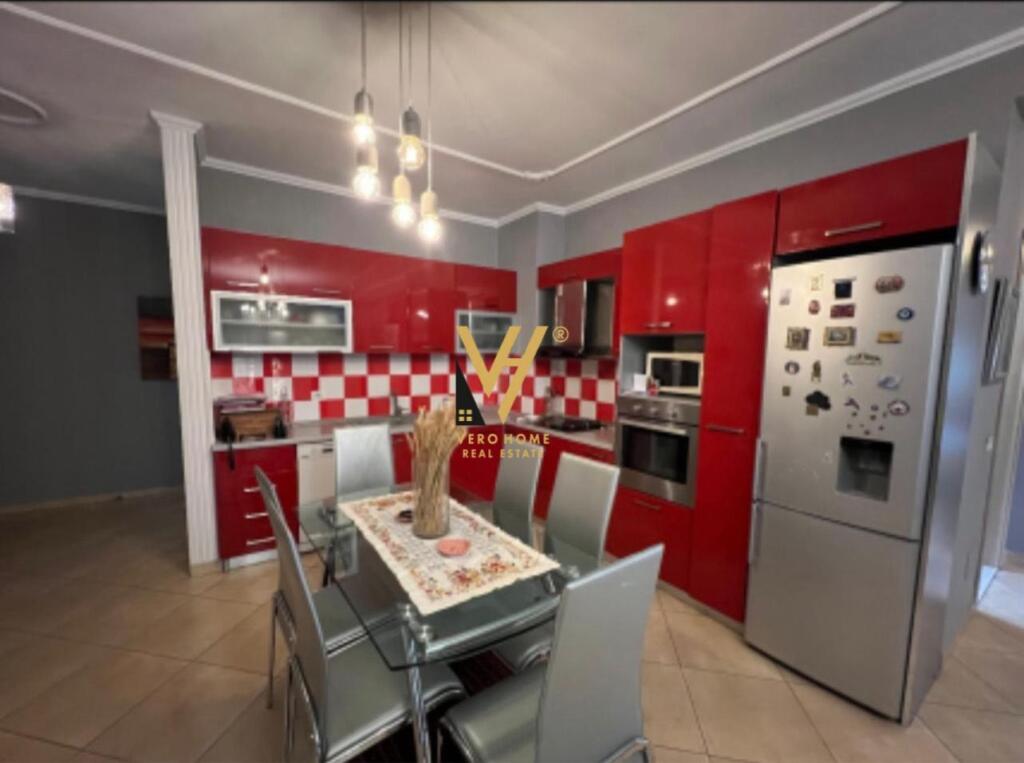 JEPET APARTAMENT 2+1+2 ME QIRA TE KODRA E DIELLIT 600 EURO