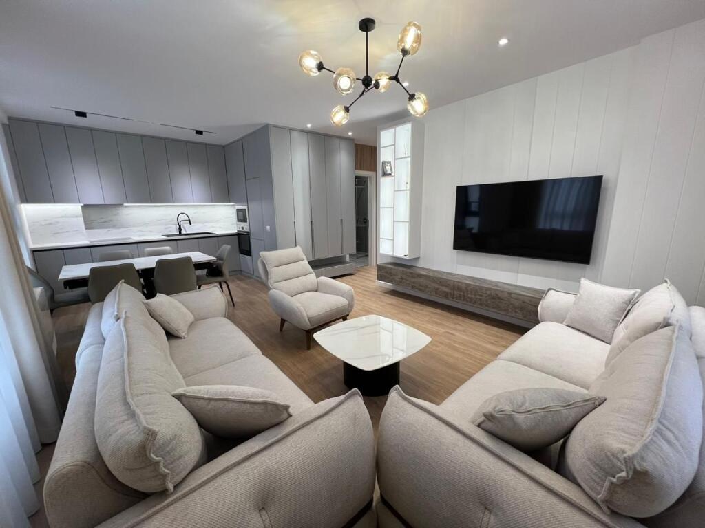 APARTAMENT 2+1+2 PER QERA TEK BULEVARDI RI!