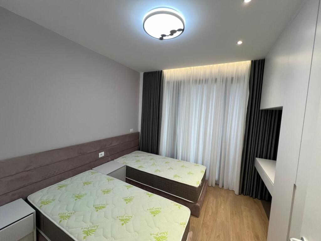 APARTAMENT 2+1+2 PER QERA TEK BULEVARDI RI!