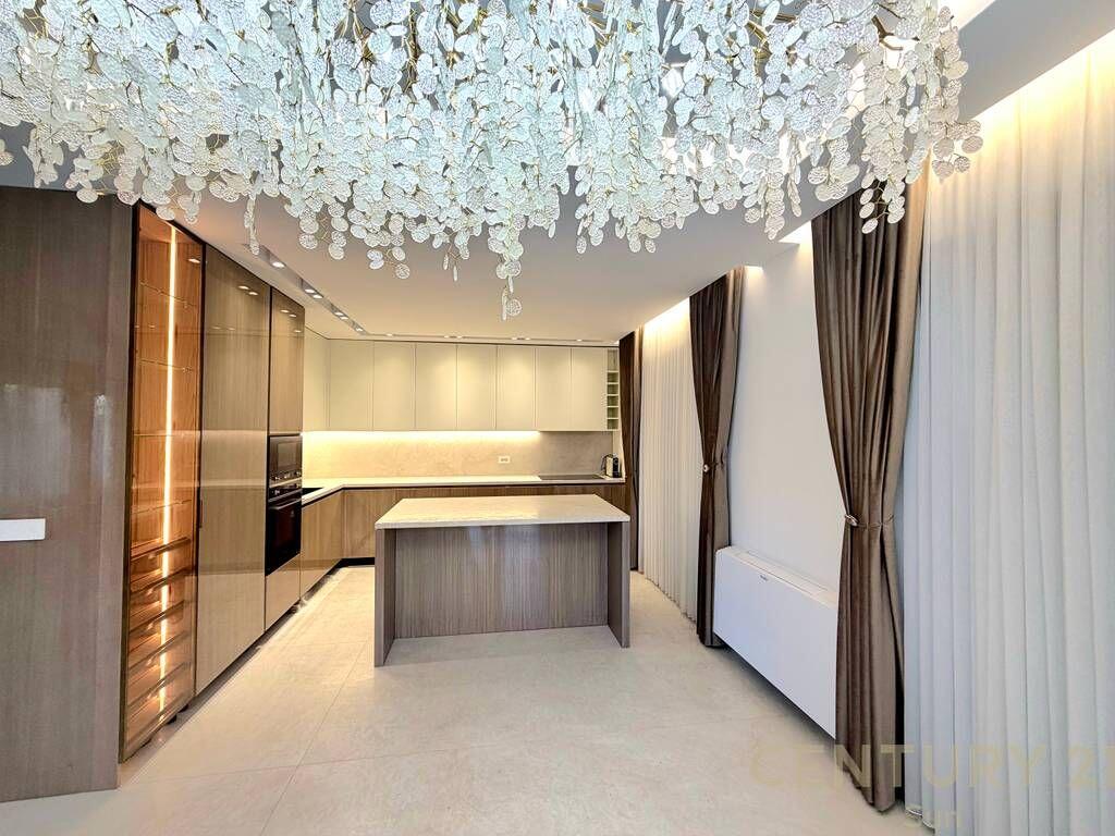Villa for sale near Teg