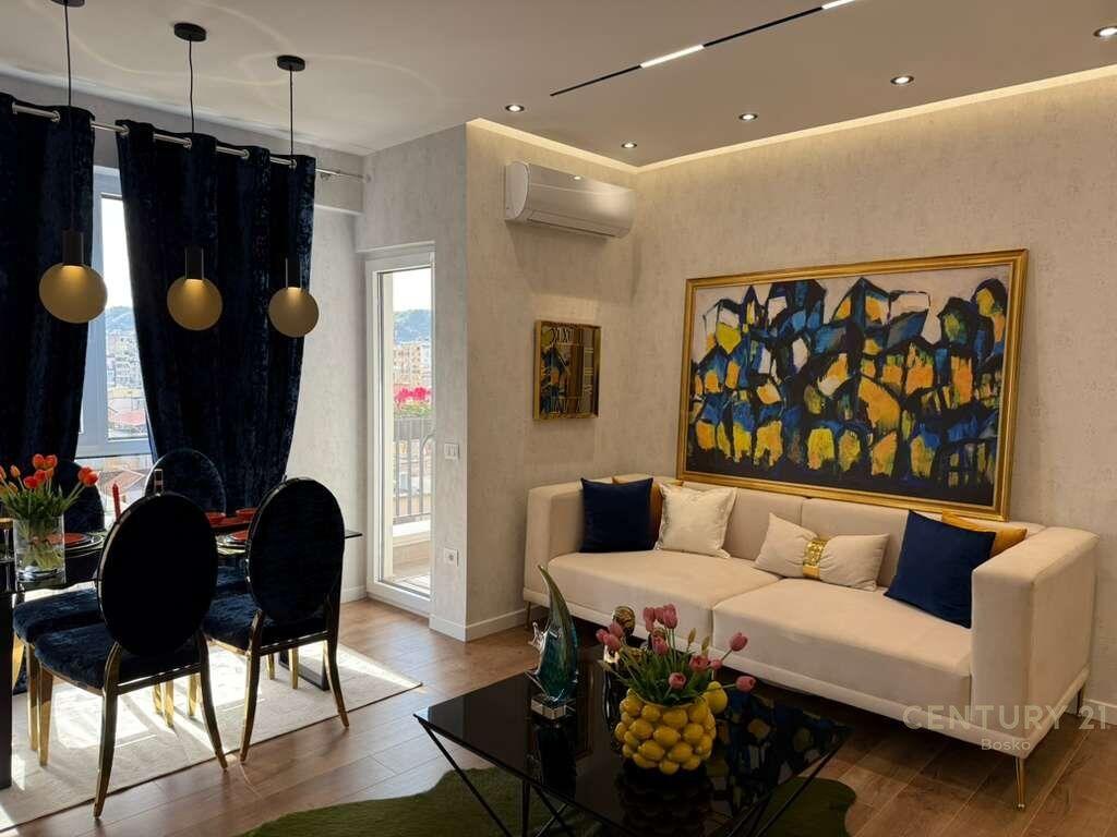 🏡 Appartamento 2+1 in vendita – 21 Dhjetori, Tirana !