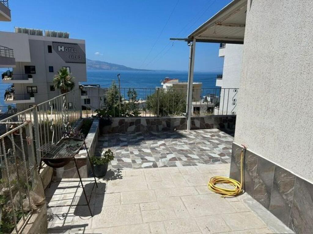 🏡 Apartament 1+1 në shitje në Sarandë me pamje mahnitëse nga deti 🌊 dhe vend parkimi 🚗