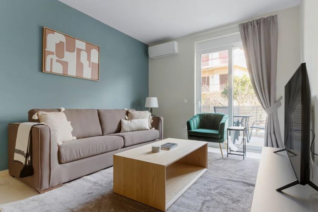 Apartament Me Qera 1+1+ Post Parkim Tek Rruga e Durresit (ID B2101320) Tirane
