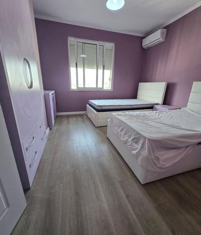 Affittasi 2+1 presso il Comune di Parigi 700 € /Mese