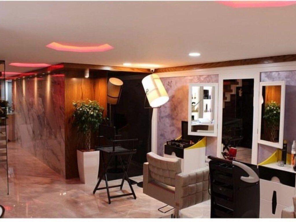 In Affitto – Spazio Duplex Arredato Centro Estetico, Parrucchiere !