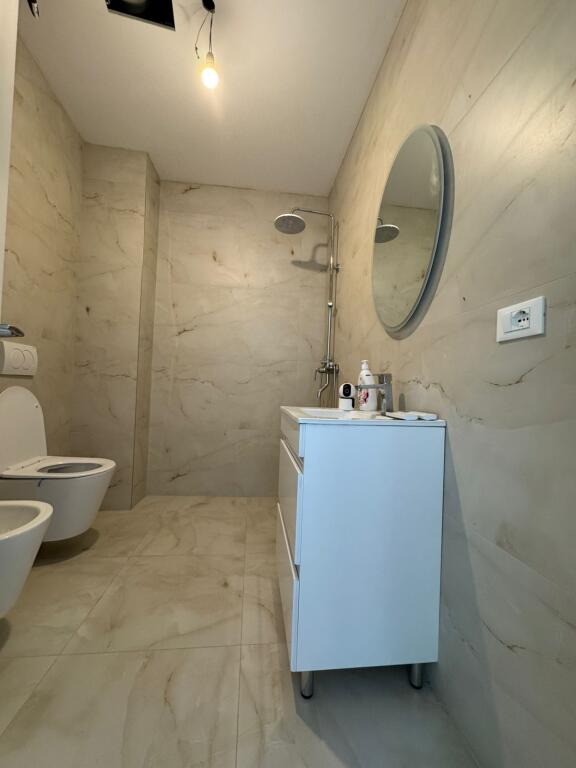Qira apartament 1+1 per Zyra tek Lake View Residence