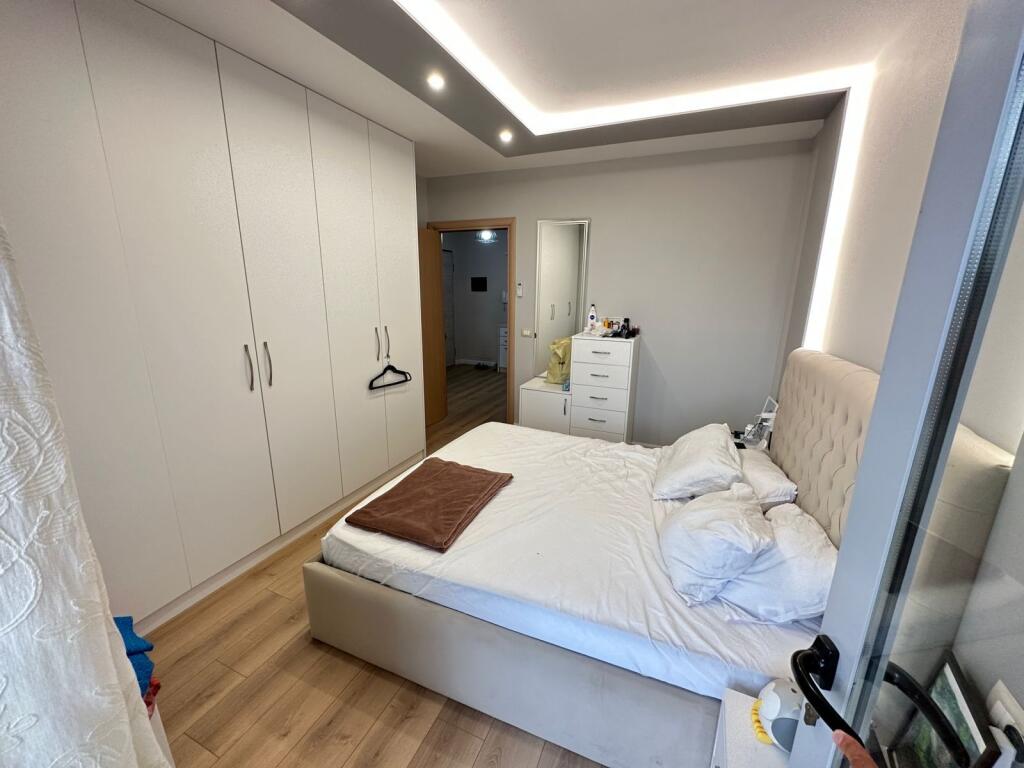 📣 AFFITTO Appartamento 1+1 📍 Lago Secco, Tirana 🏢 3° piano | Con ascensore ✨ Completamente arredato, nuovo e molto comodo 💶 550 € / mese