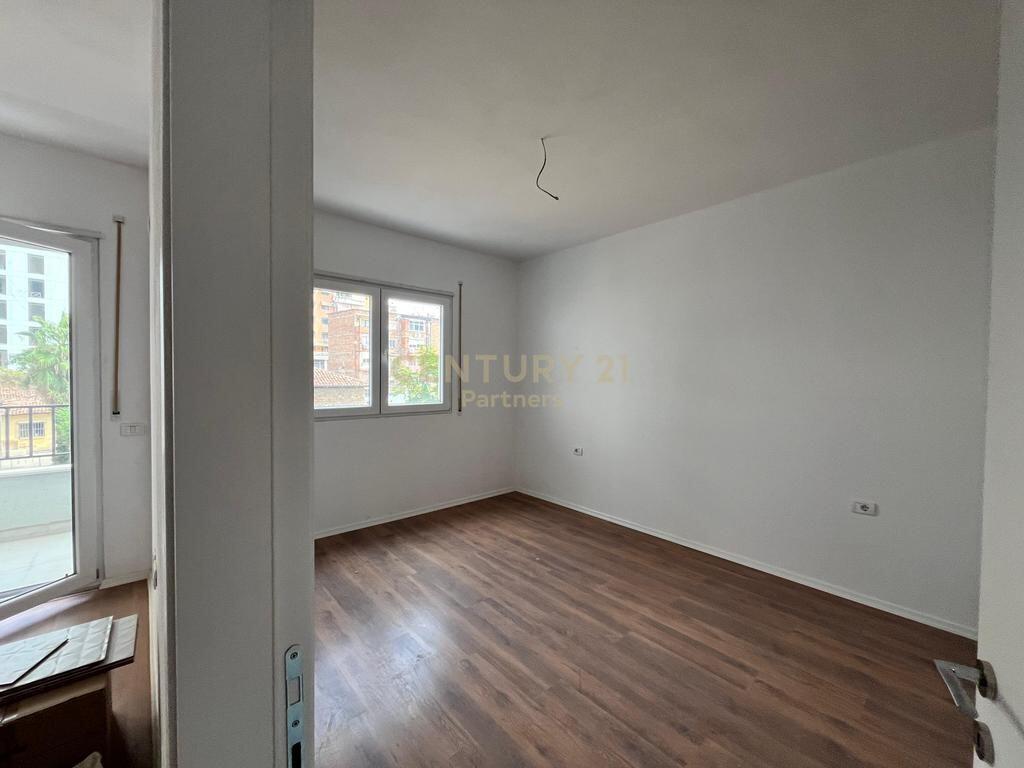 OFFICE SPACE FOR RENT AT PAZARI I RI!