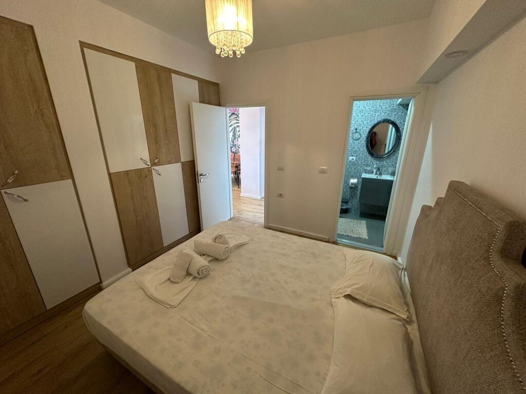 🏡 Apartament 1+1 në shitje në Sarandë me pamje mahnitëse nga deti 🌊 dhe vend parkimi 🚗