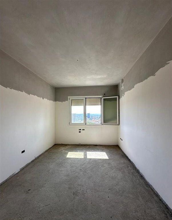 Exclusive! Apartment 3+1+2 with Large Veranda & Private Pool – 5 Maji St., Tirana!