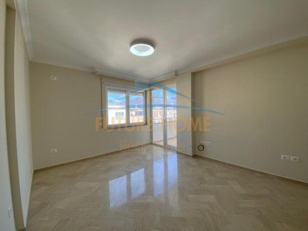 For sale, Apartment 2+1, Paris Commune