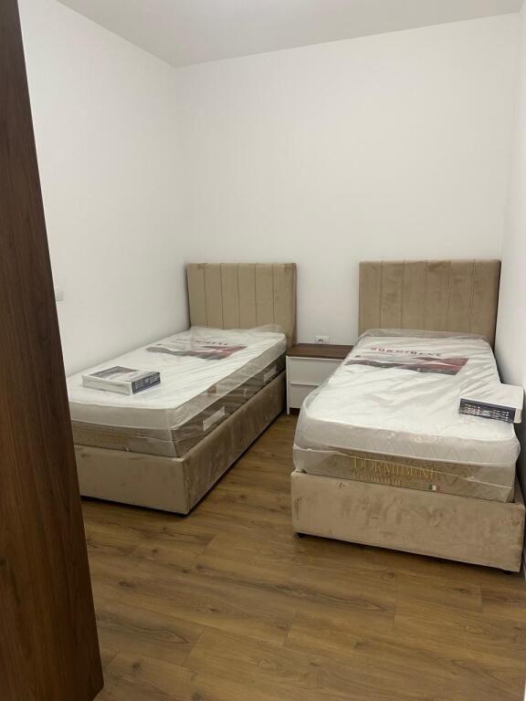🏢 APARTMENT FOR RENT – CENTER OF TIRANA (Zogu i Zi, near Rrtondo, opposite Ring Center)  Apartment 2+1 for rent, with an area of 77 m², located on the 8th floor of a new building with elevator. ✅ Fully furnished with modern conditions ✅ Offered for rent for the first time ✅ Very favorable location – close to every service  💶 Price: 1000 € / month