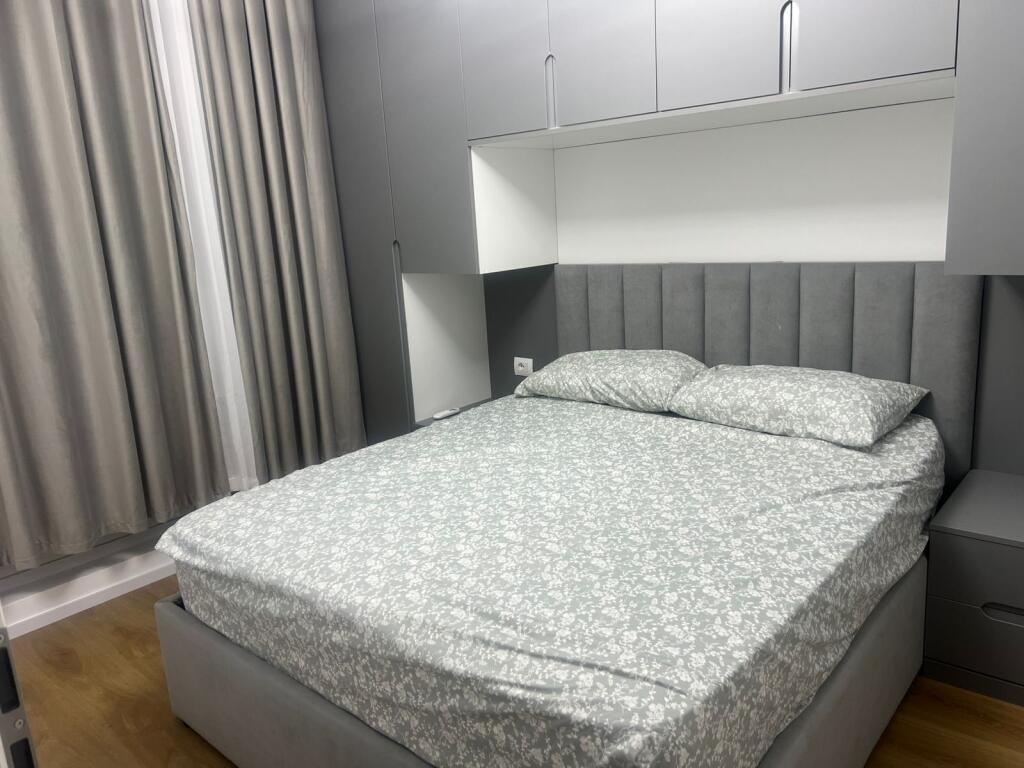 Jepet me qera Apartament 1+1  Adresa : Ali Demi Kaimi  Kati 1  E mobiluar  Cmimi 450€ i diskutueshem