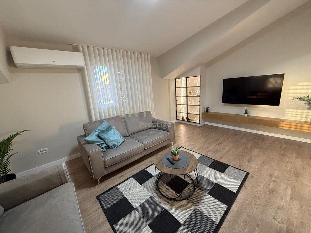 AFFITTASI TERZO PIANO DI UNA VILLA MODERNA + POSTO AUTO, NELLA CITTÀ STUDENTI! 1.000 € /Mese