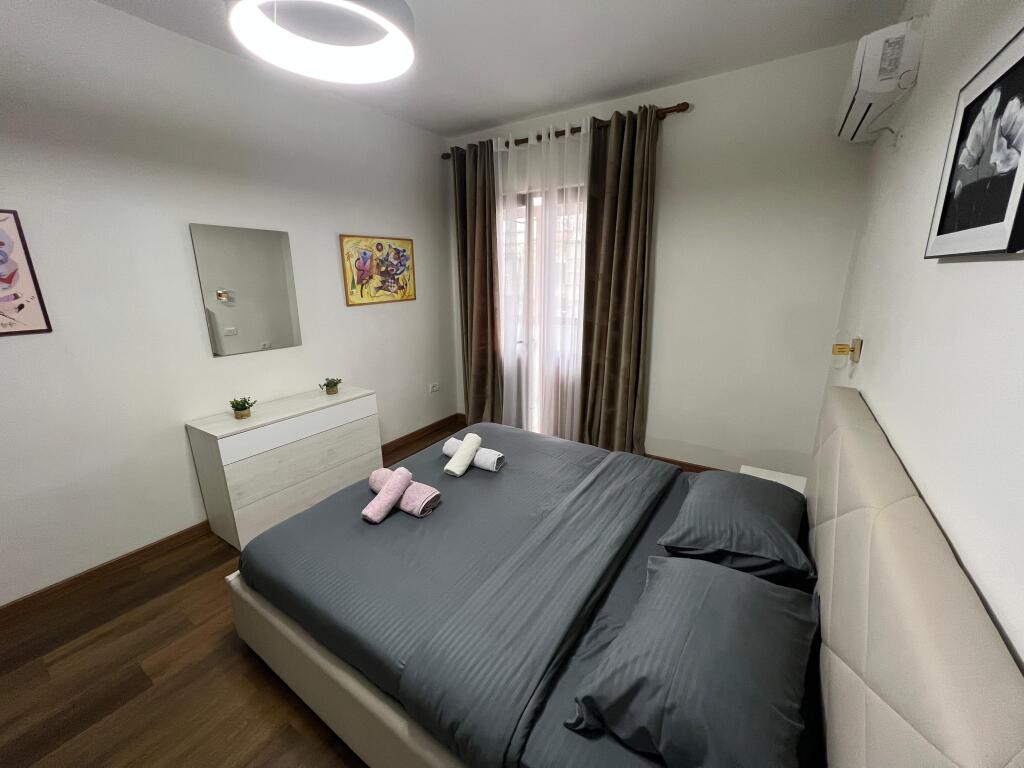Apartament 2+1 per qira te Sheshi Willson