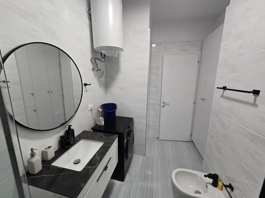 Apartament 1+1 per qira te Bulevardi i Ri