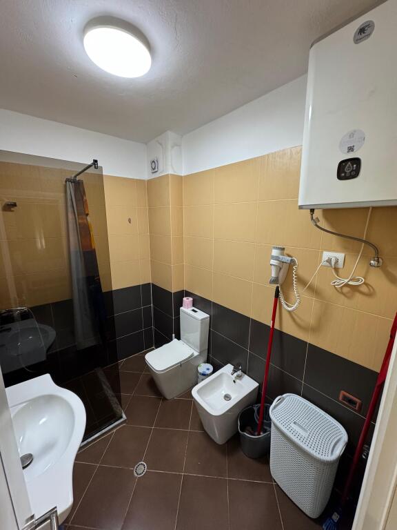 !!!Apartament 1+1 me qira afatgjatë – Rrota e Kuqe, pranë Ajsel Hotel!!